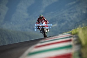 中国短道速滑队世锦赛摘金 年轻小将表现亮眼