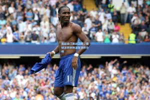 英超豪门激战正酣，曼城逆转利物浦登顶积分榜